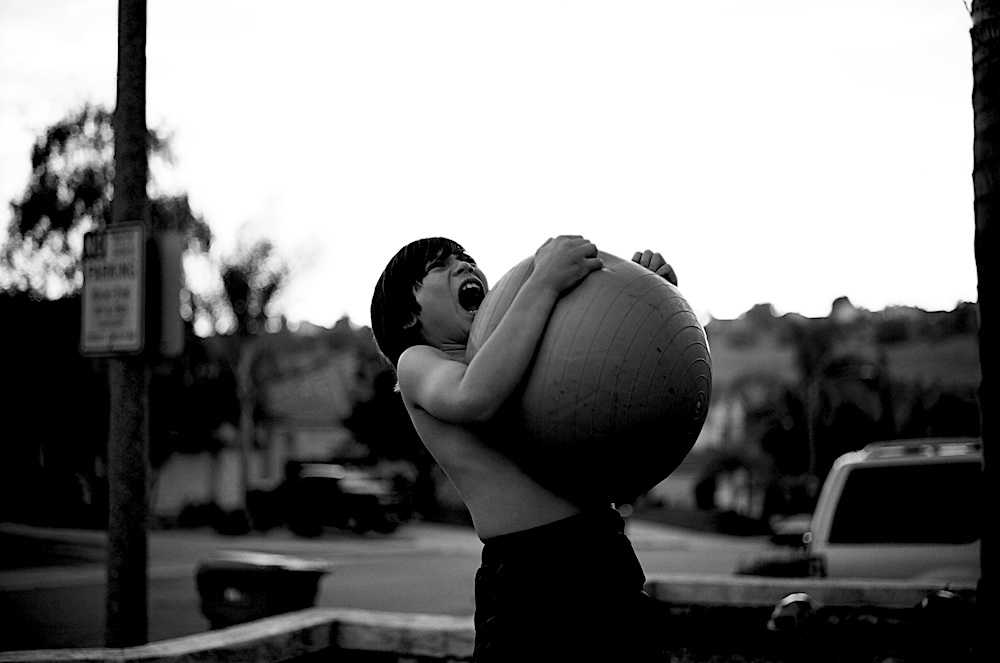 ball-hug-scream