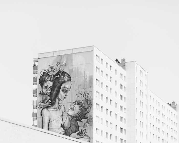 street-art-mom-babies